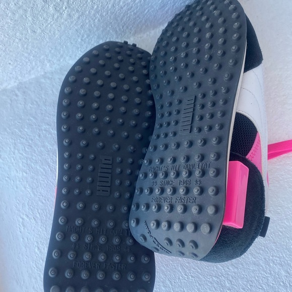 Black, white and hot pink Puma Sneakers - Picture 6 of 6